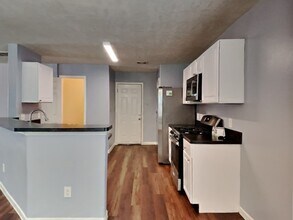 8578 Chaletford Dr in Houston, TX - Building Photo - Building Photo