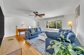 102 Lafayette St in Copiague, NY - Building Photo - Building Photo