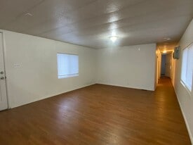 2093 Panterra Ln in Othello, WA - Building Photo