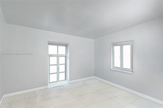 11040 SW 52nd Dr in Miami, FL - Building Photo - Building Photo