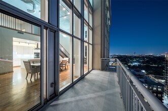 4899 Montrose Blvd in Houston, TX - Building Photo - Building Photo