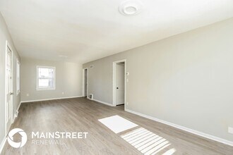 4437 Gladstone Blvd in Kansas City, MO - Building Photo - Building Photo