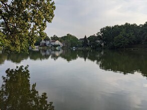 23940 N Lakeside Dr in Lake Zurich, IL - Building Photo - Building Photo