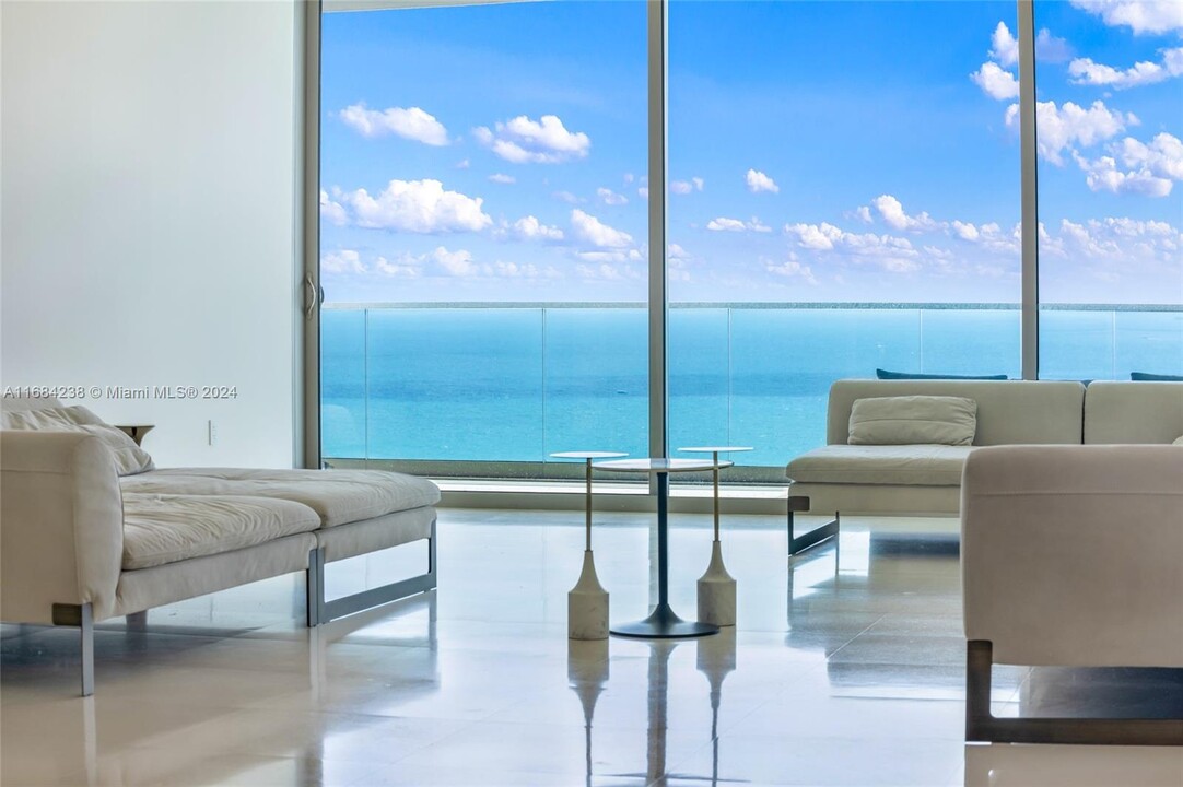 10201 Collins Ave in Bal Harbour, FL - Building Photo