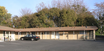 Riverwalk Apartments in West Sacramento, CA - Building Photo - Building Photo