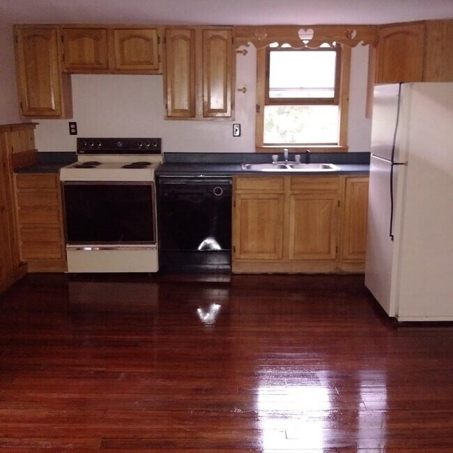 15 N Main St in Templeton, MA - Building Photo - Building Photo