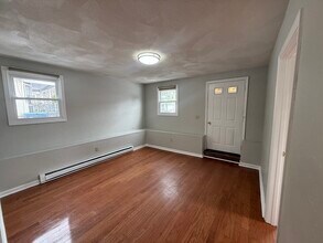 122 Central St in Somerville, MA - Building Photo - Building Photo