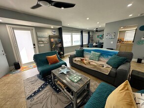 2205 N Surf Rd in Hollywood, FL - Building Photo - Building Photo