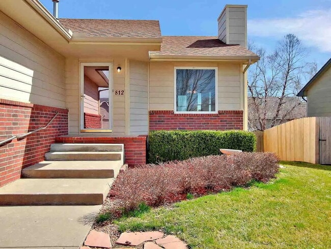 812 S Red Oaks Cir in Wichita, KS - Building Photo - Building Photo