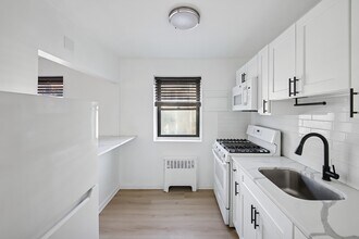 165 Vroom St in Jersey City, NJ - Building Photo - Building Photo