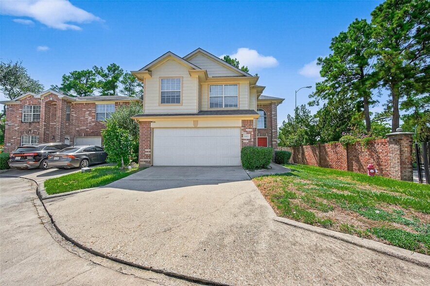 1902 Sugar Pine Cir in Houston, TX - Building Photo
