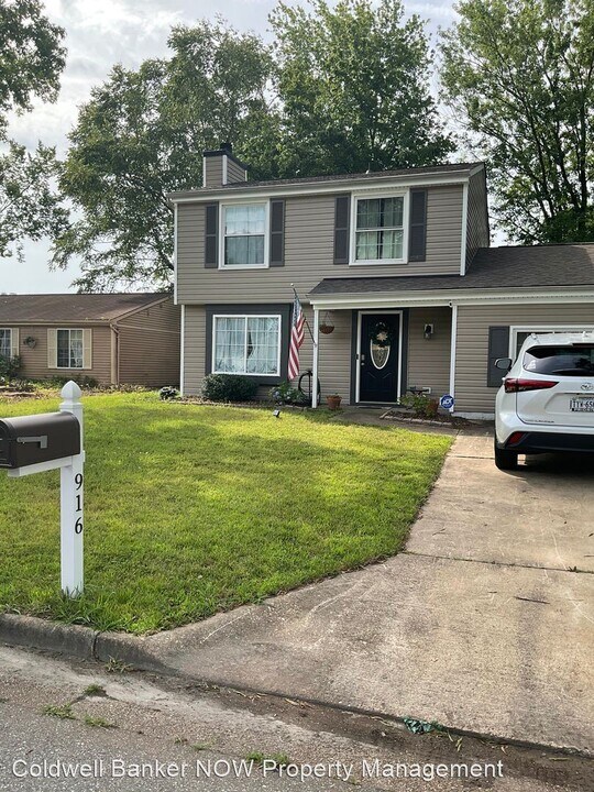 916 Chatsworth Dr Photo