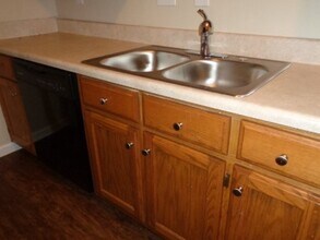 4938 Copper Valley Dr E in Memphis, TN - Foto de edificio - Building Photo