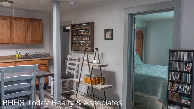 137 W Tomichi Ave-Unit -Apt 1-3 in Gunnison, CO - Building Photo - Building Photo