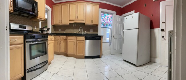 37 Long Ave, Unit 1