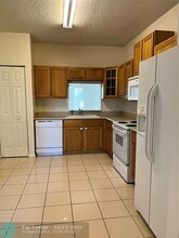 21199 Vía Eden in Boca Raton, FL - Building Photo - Building Photo