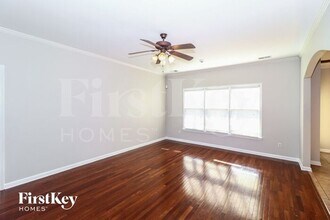 1323 Crossmont Cove in Cordova, TN - Foto de edificio - Building Photo
