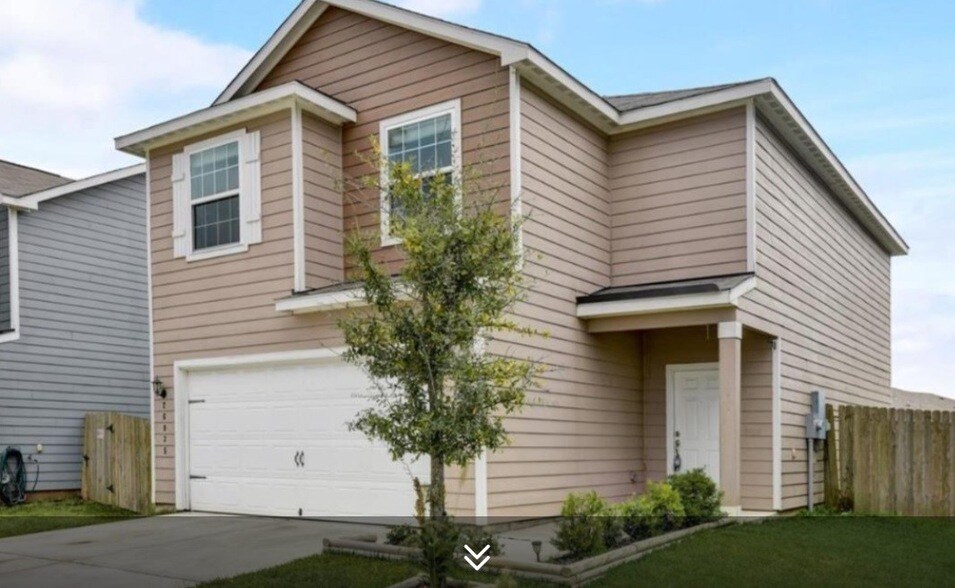 26035 Allan Poe Dr in Magnolia, TX - Building Photo