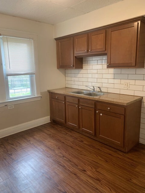 3515 Riverside Ave, Unit Down in Cleveland, OH - Foto de edificio - Building Photo