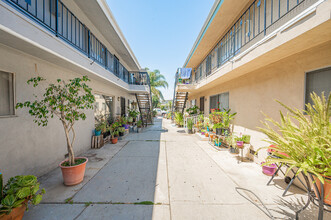 Sunset Apartments in Harbor City, CA - Building Photo - Building Photo