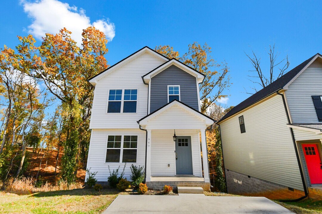 949 Oak Ln in Clarksville, TN - Building Photo