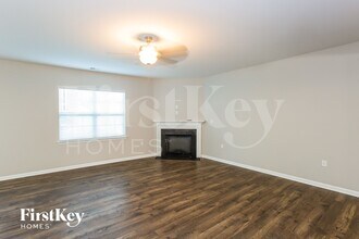 711 Saddlebred Ln in Locust, NC - Foto de edificio - Building Photo