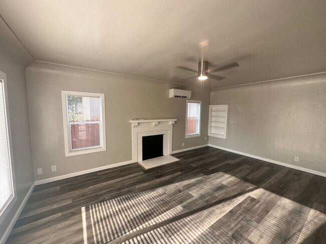 5748 Nina Way in Sacramento, CA - Building Photo - Building Photo