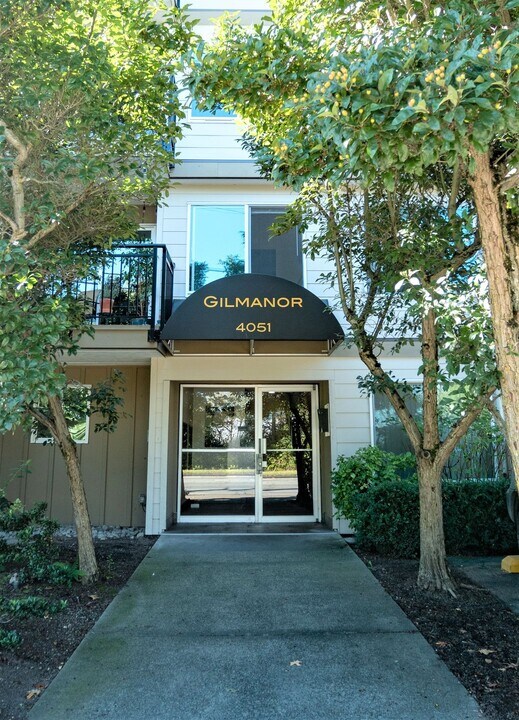 4051 Gilman Ave W in Seattle, WA - Building Photo