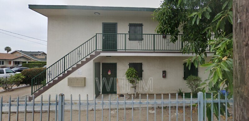 162 W 66th St in Los Angeles, CA - Building Photo