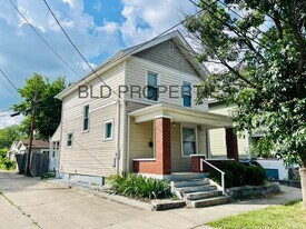 111 S Edgewood Ave in Hamilton, OH - Building Photo