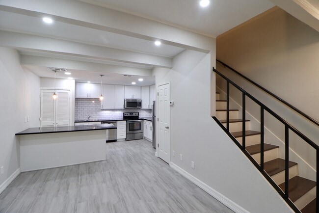 property at 5929 Queensloch Dr