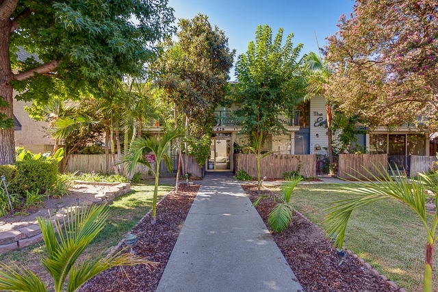 Empress Apartments in Arcadia, CA - Building Photo