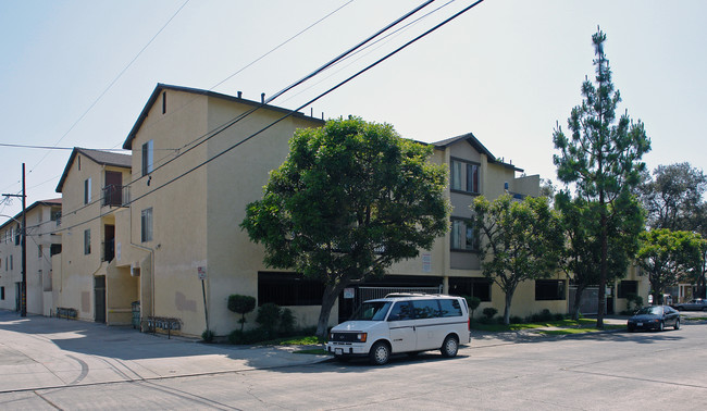 301 S Birch St in Santa Ana, CA - Building Photo - Building Photo