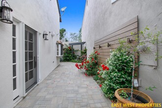 456 Vista Trucha in Newport Beach, CA - Building Photo - Building Photo