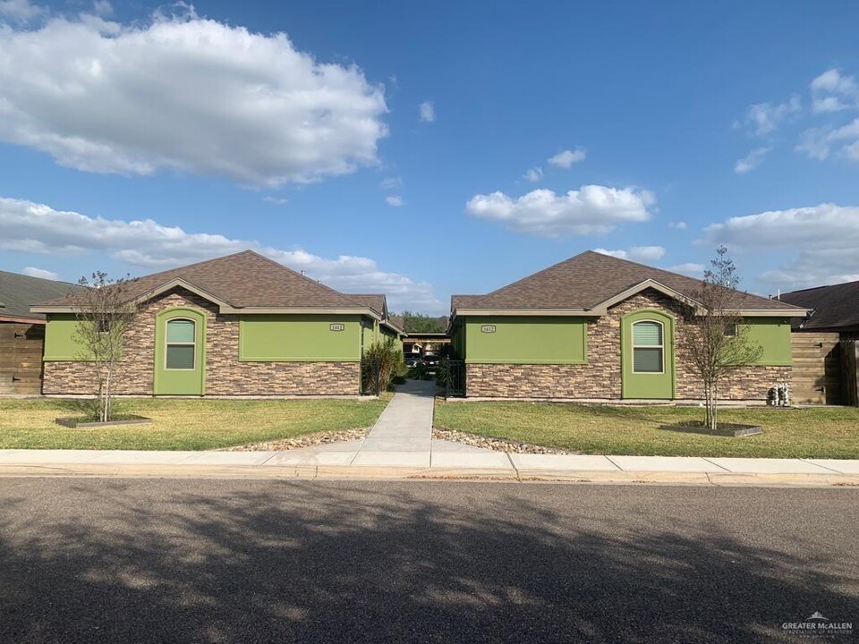 1412 Orlando St-Unit -D in Edinburg, TX - Building Photo