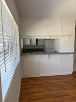 26004 Narbonne Ave in Lomita, CA - Building Photo