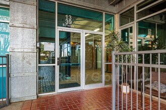 1339 S Flores St in San Antonio, TX - Foto de edificio - Building Photo