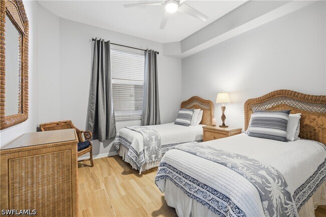 property at 470 Launch Cir