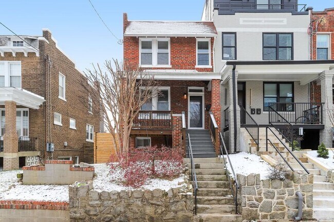 645 Girard St NE in Washington, DC - Building Photo - Building Photo