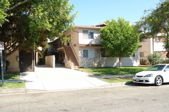 230 N Belmont St in Glendale, CA - Foto de edificio - Building Photo