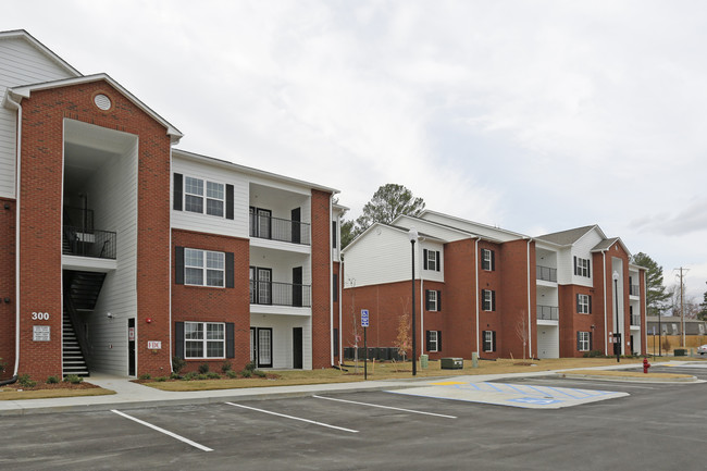 Summer Breeze Park in Ringgold, GA - Foto de edificio - Building Photo