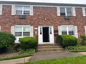 51 Doxbury Ln in Suffern, NY - Building Photo - Building Photo
