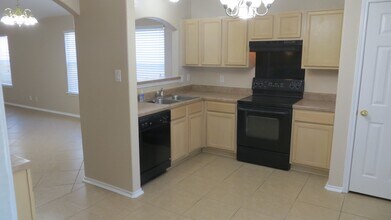 6611 Clovis Ct in San Antonio, TX - Building Photo - Building Photo