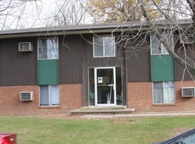 12 Flora Way in Normal, IL - Building Photo