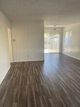 555 Greenbrier Dr, Unit 39 in Oceanside, CA - Foto de edificio - Building Photo