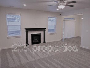 4514 N Glenrock Way in Meridian, ID - Building Photo - Building Photo