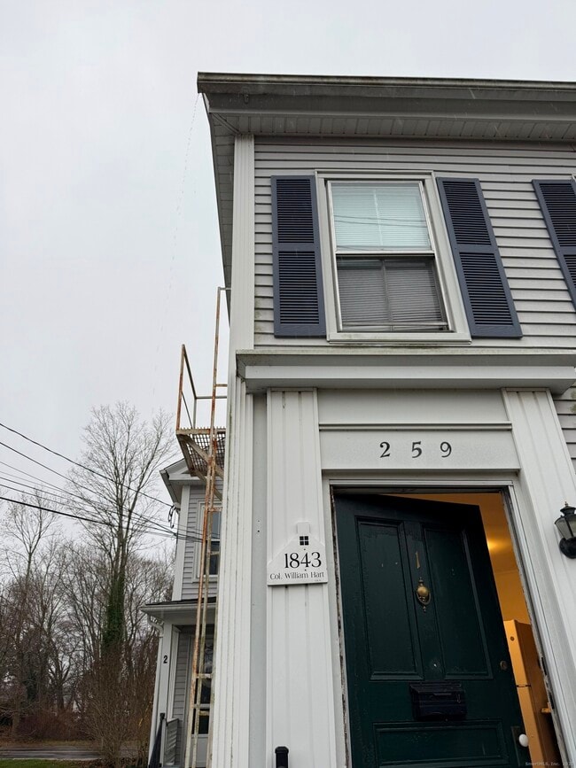 259 Old Whitfield St in Guilford, CT - Building Photo - Building Photo