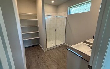 305 Gallant Man Ct in Granbury, TX - Building Photo - Building Photo