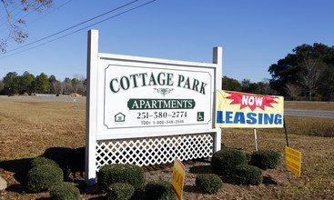 Cottage Park Apartments in Bay Minette, AL - Building Photo - Building Photo