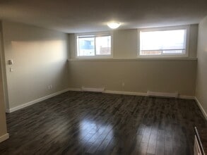 1640 A-16487 87 Ave in Dawson Creek, BC - Building Photo - Building Photo